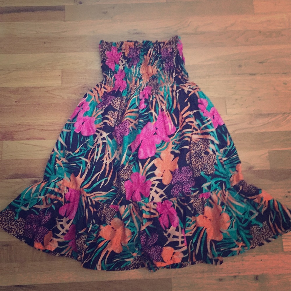 Hawaiian print strapless dress